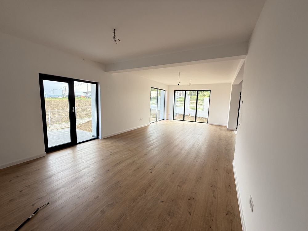 Casa cu Design Deosebit - 520 mp teren