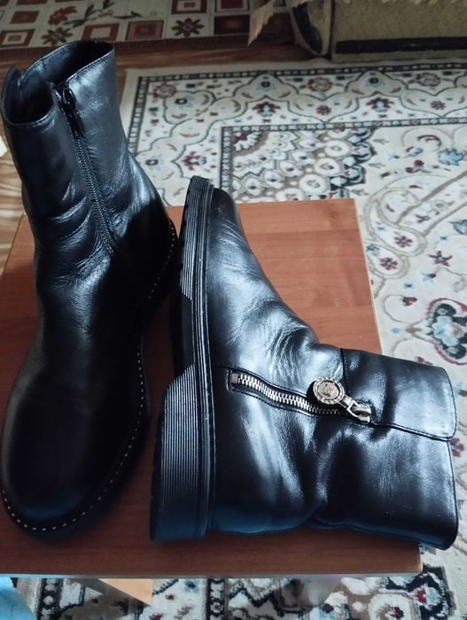 Женские ботинки.