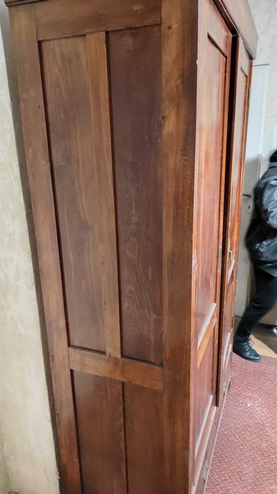 Стар гардероб - за реставриране
