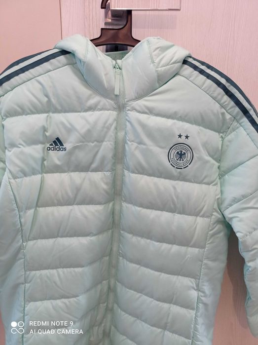 Продавам Ново Пухено яке Adidas