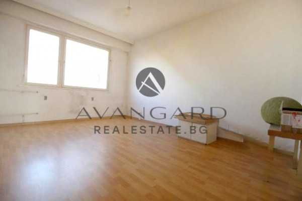 Продава се Тристаен апартамент в Пловдив, Кършияка - 90 кв.м за 1334 €/кв.м - Снимка #2