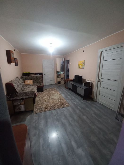 Срочно продается 2х^3х комнатная квартира на метро Чкалова