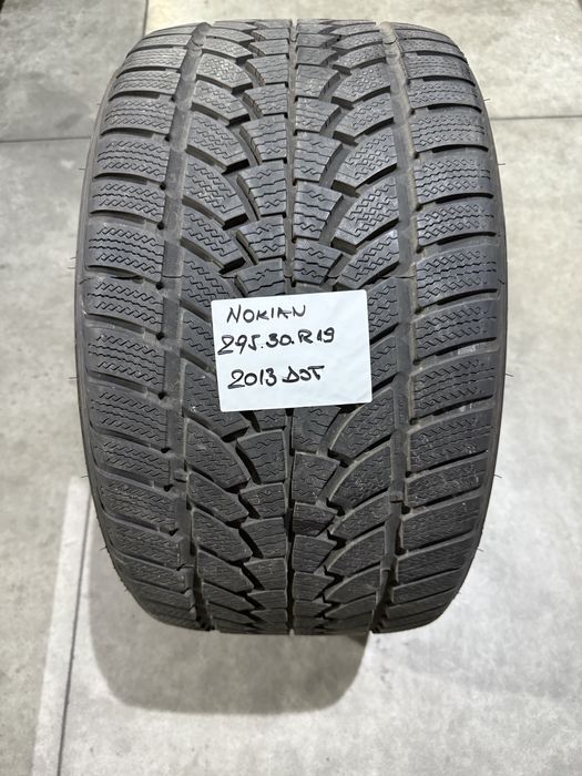 O anvelopa iarna 295 / 30 R 19 Nokian