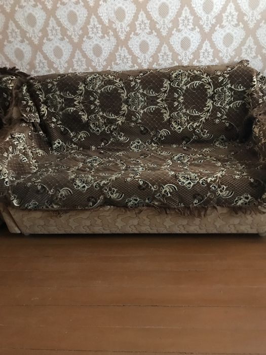 Продаю мягкий уголок(диван и 2 кресла), б/у в хорошем состоянии