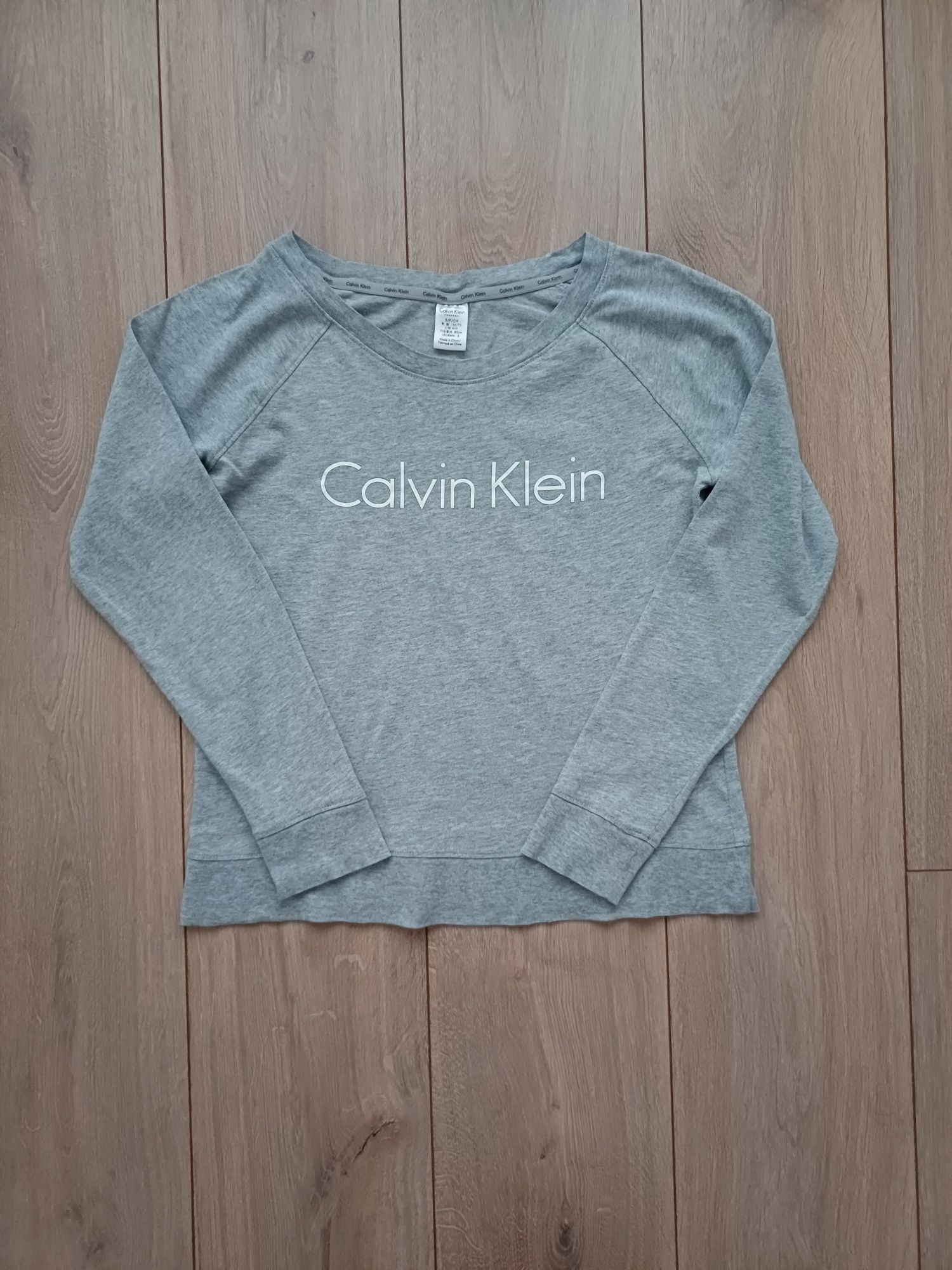 Блузка Calvin Klein,тениски Guess