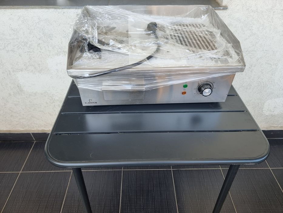 Gratar electric din fonta si otel inoxidabil + masa metalica