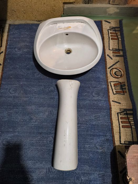 Продам раковину с пьедесталом