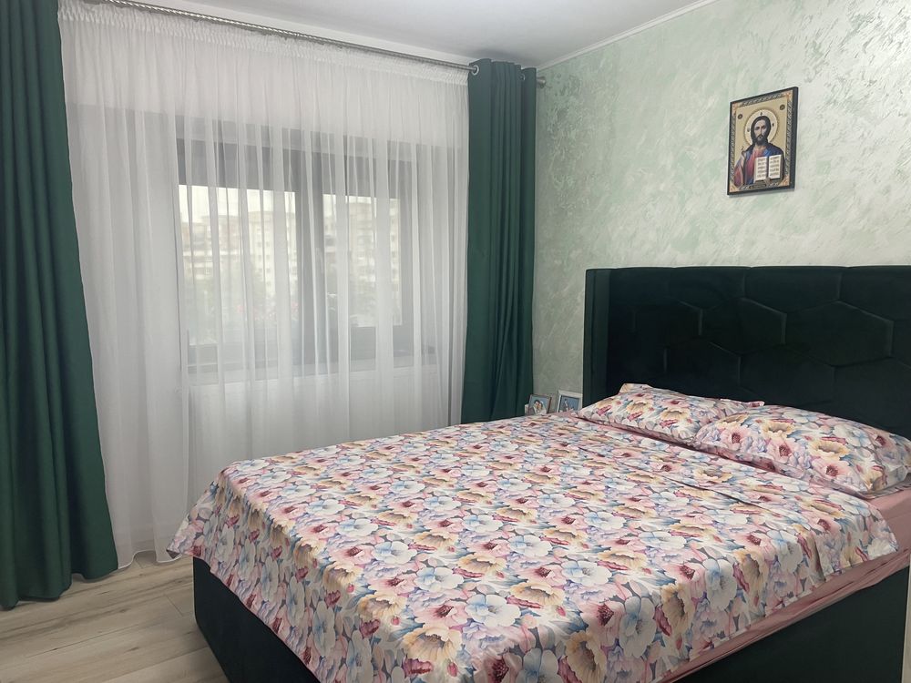 Vand ap 4 camere lux in Buzau,centru