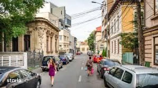 Vila Spatioasa Piata Romana