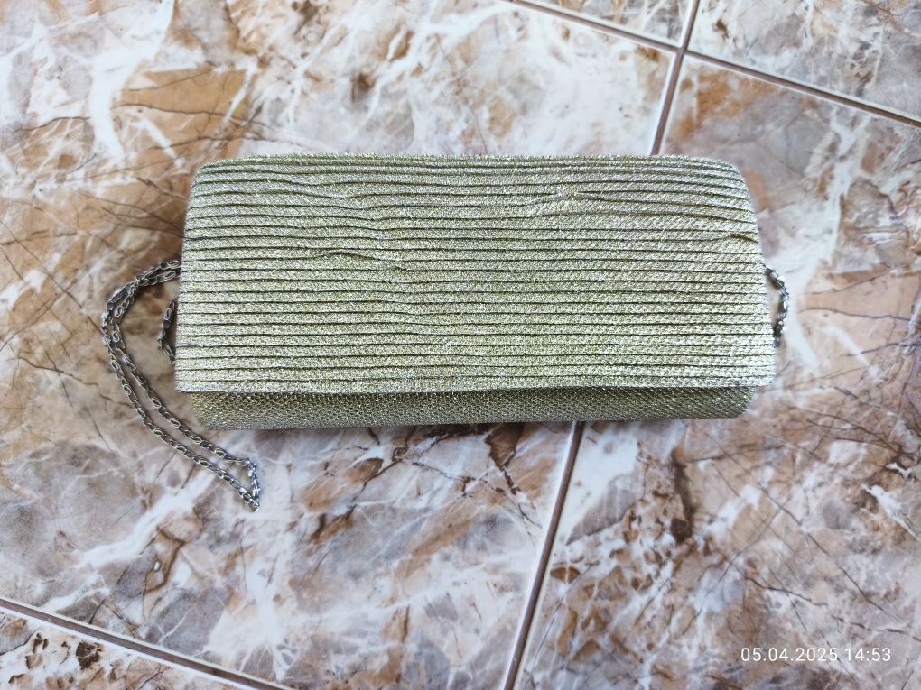 Дамски     чанти