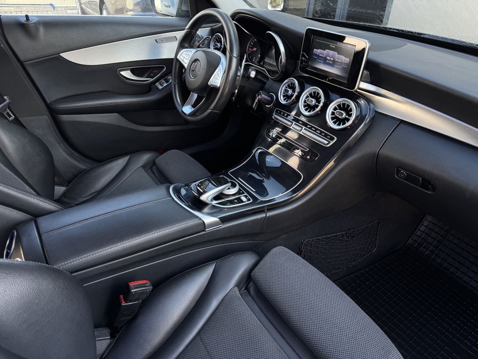 Mercedes C250 2018 204cp Gri mat de fabrica/9 G-tronic/Full led