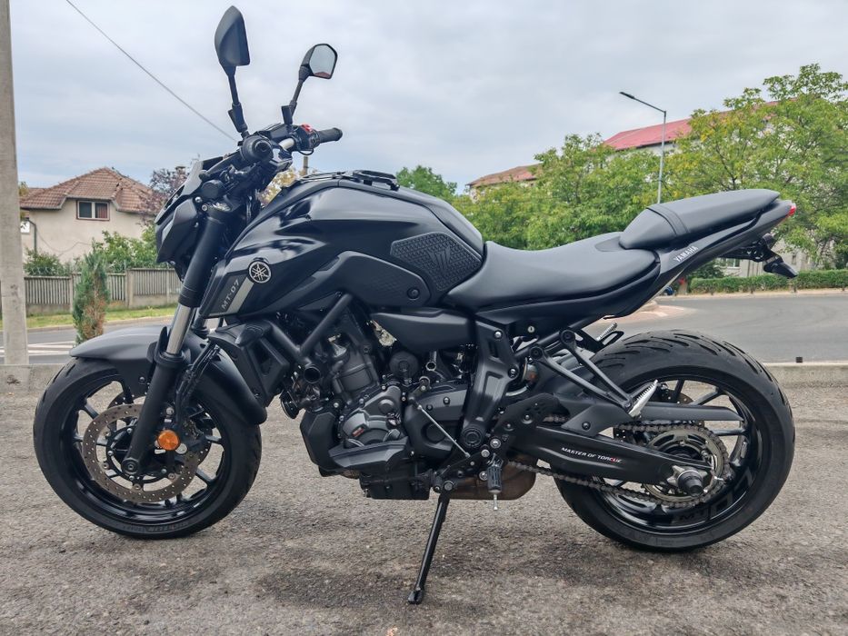 Yamaha MT-07 Matte Black 2022 - 8000 km - Limitat A2