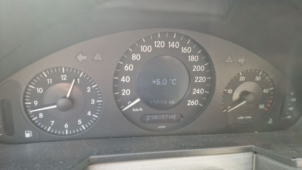 Mercedes e220 w211 2004