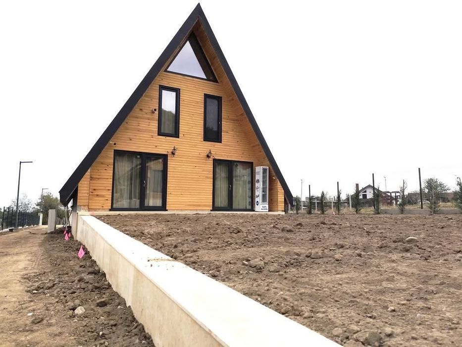 Executam case A-frame din lemn