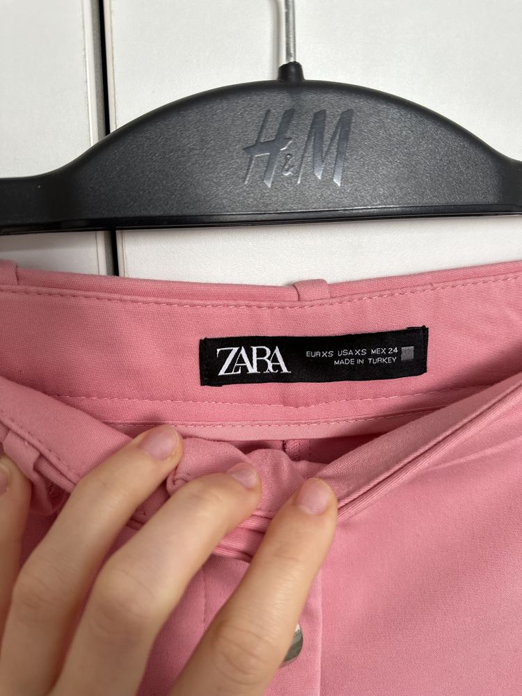 Pantaloni scurti eleganti Zara