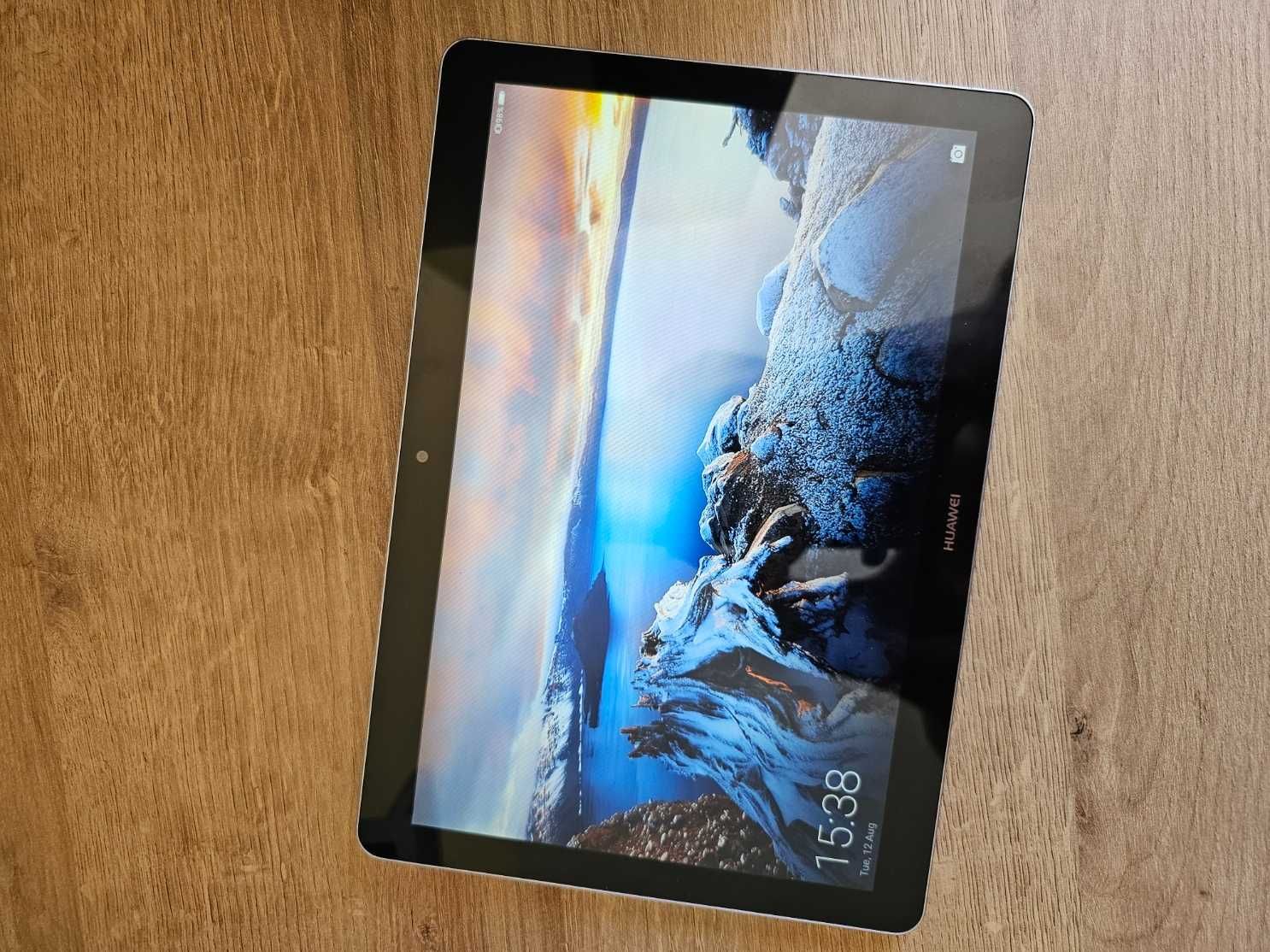 Huawei MediaPad T3, 10inch, Android 7 + 32гб сд карта