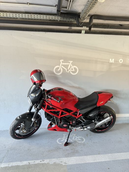 Ducati Monster 695 custom