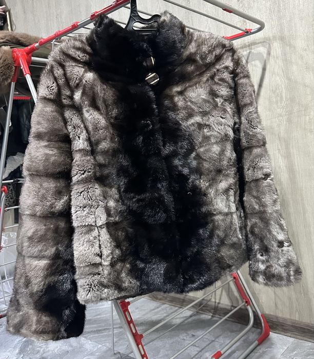 Продам красивую норковую шубу!