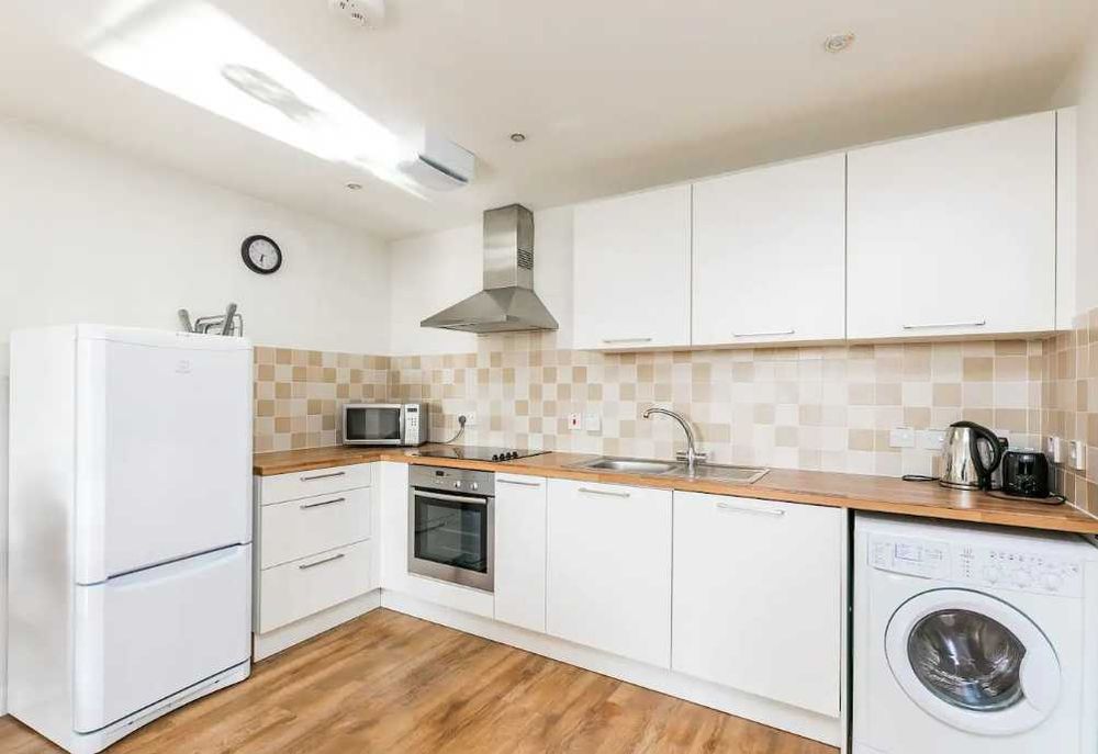 Дава се под наем Двустаен апартамент в Пловдив, Тракия - 66 кв.м за 290.7 € - Снимка #1