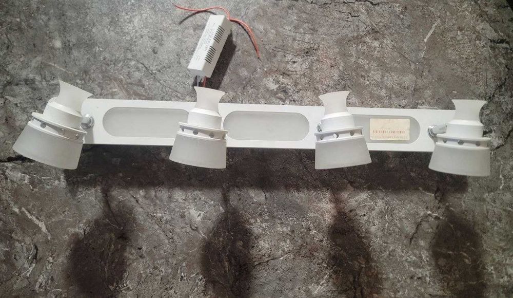 В наличии новая люстра бра для кухни над столешницей или бара