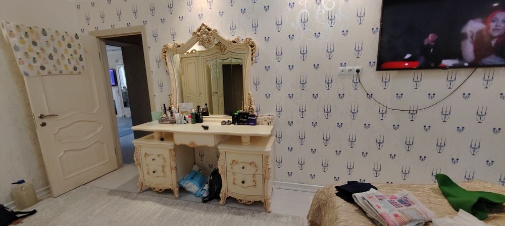 Продам спальный гарнитур срочно