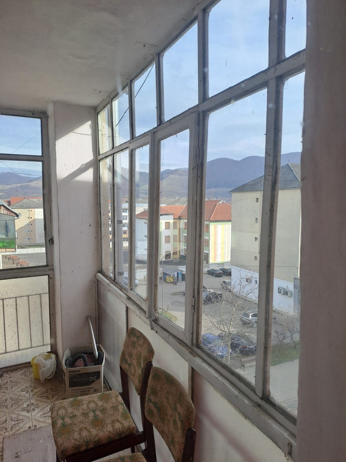 Vând apartament 3 camere ultracentral  în Cugir