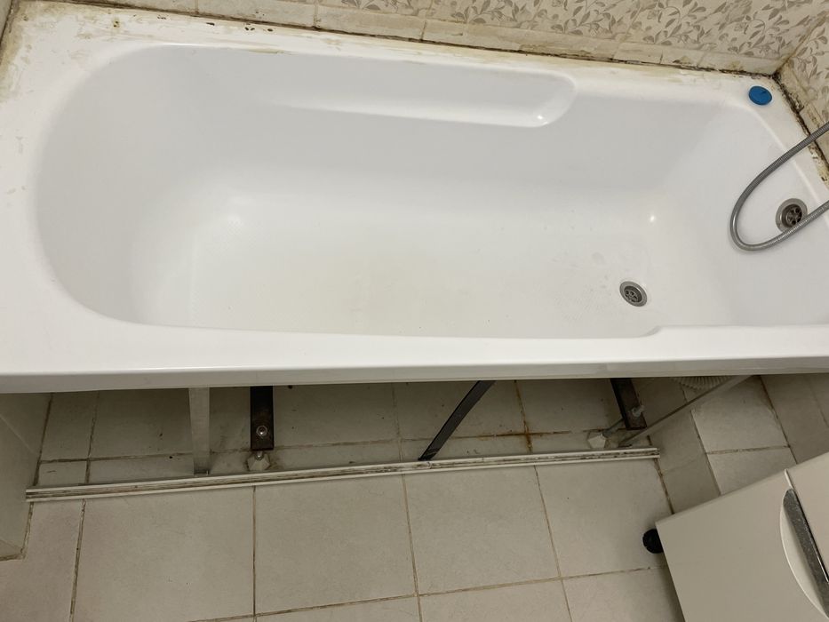 Продается ванная , 150 см , 65см