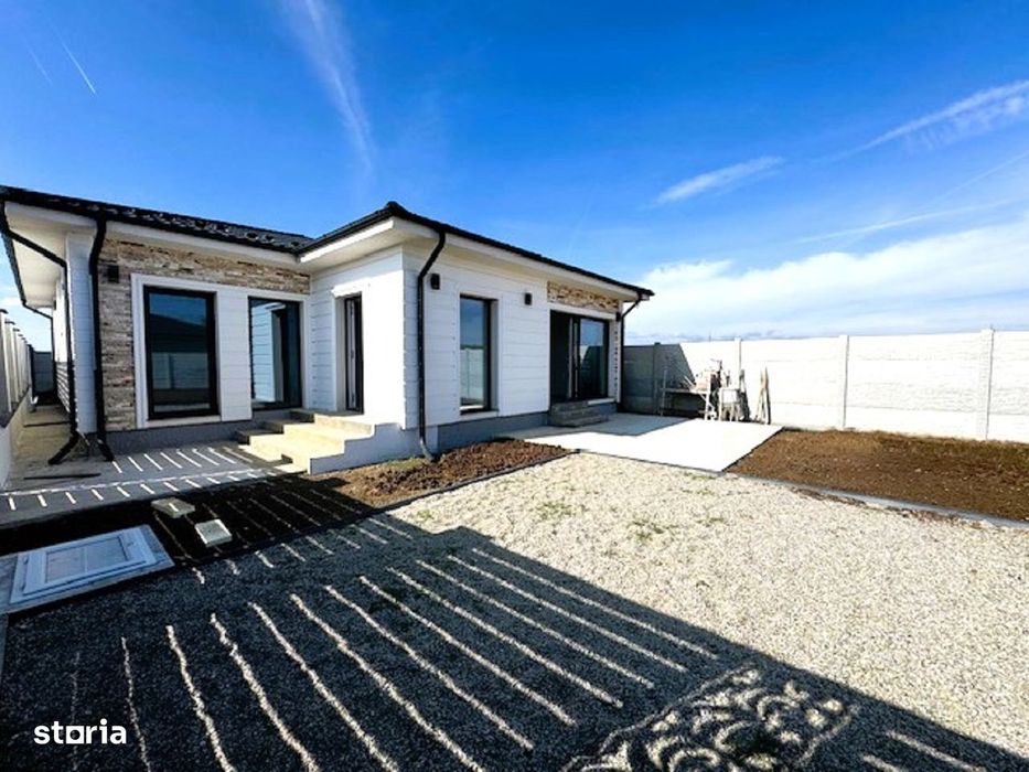 Casa moderna construita pe parter cu teren 500 mp
