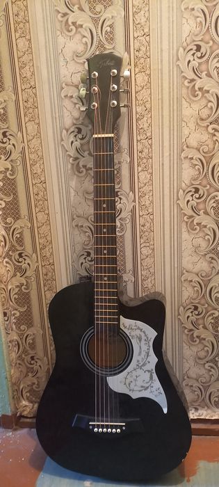 Продаётся гитара