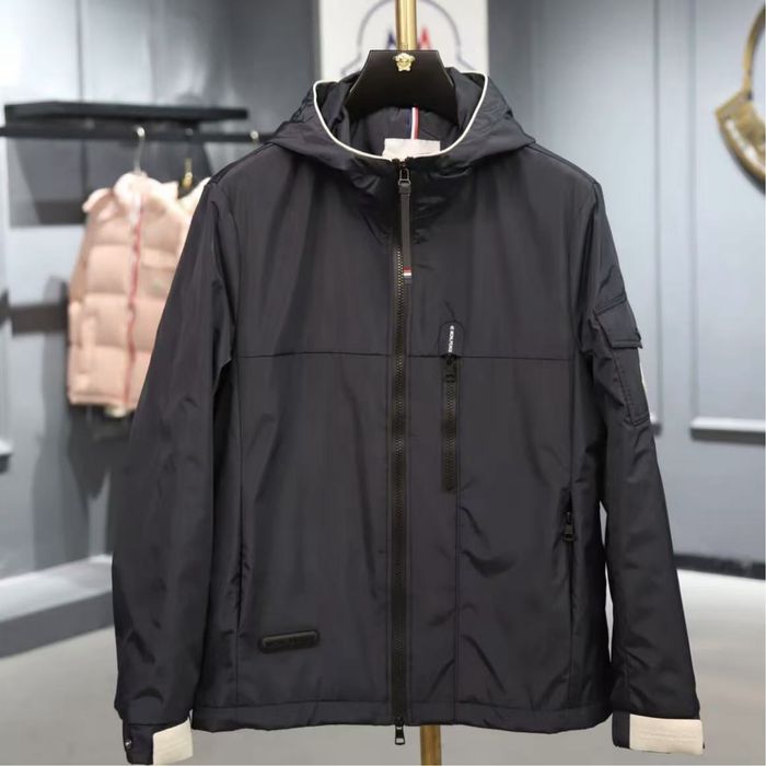MONCLER vitrofka