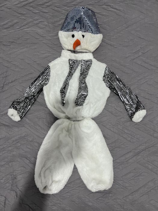 Продам детский костюм снеговика.