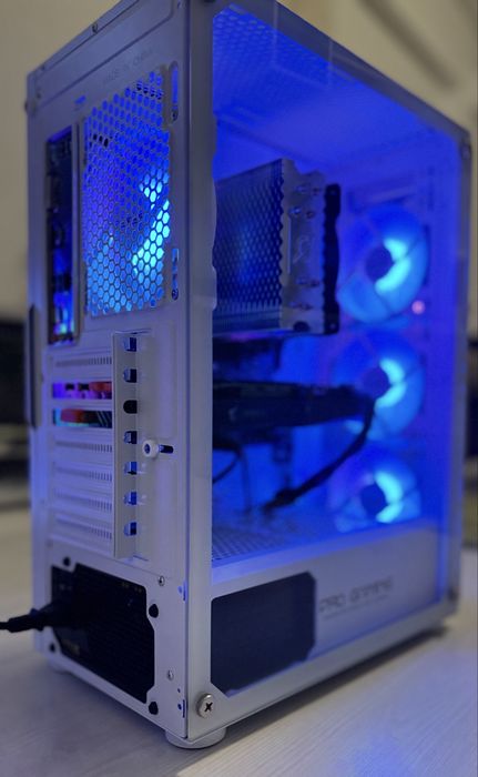 PC GAMING RYZEN 5| GTX 1070 Ti | RGB White Edition