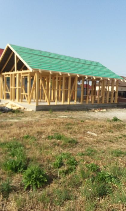 Case pe structura de lemn, căsuțe, cabane, terase pergole foișoare