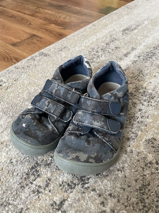 Обувки различни размери