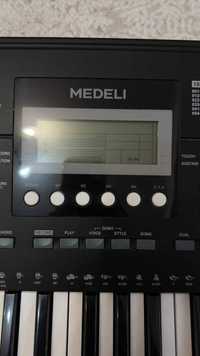 Синтезатор Medeli M17