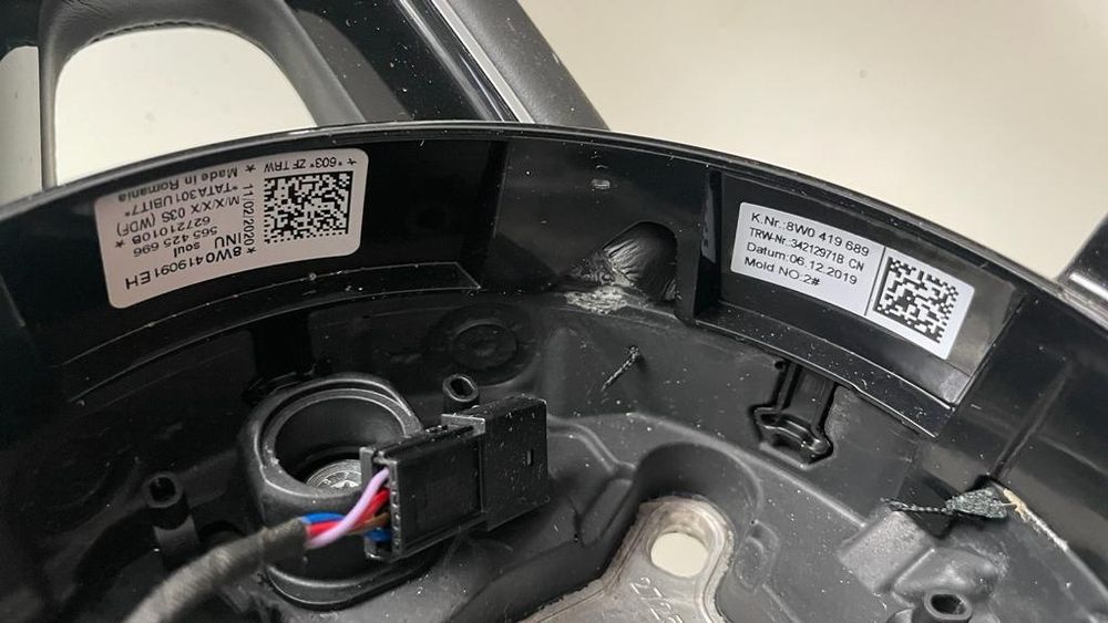 Volan Audi a4 2015> b9 Nou 8w0419689