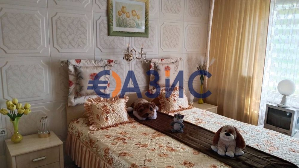 Двуетажна къща с парцел от 870 кв м В С. Вресово, Общ. Руен, обл.