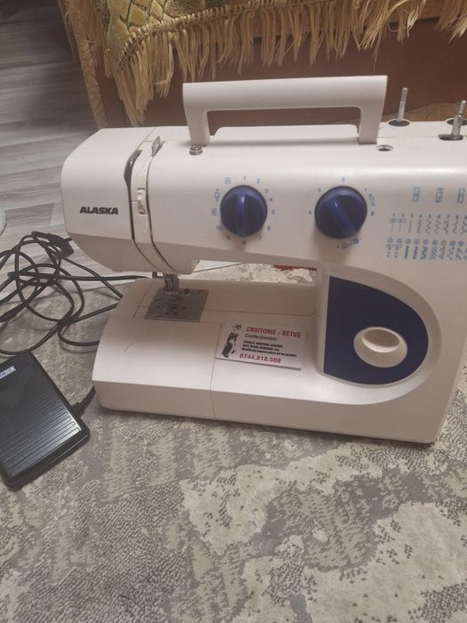 Masina de cusut  electrica cu pedala