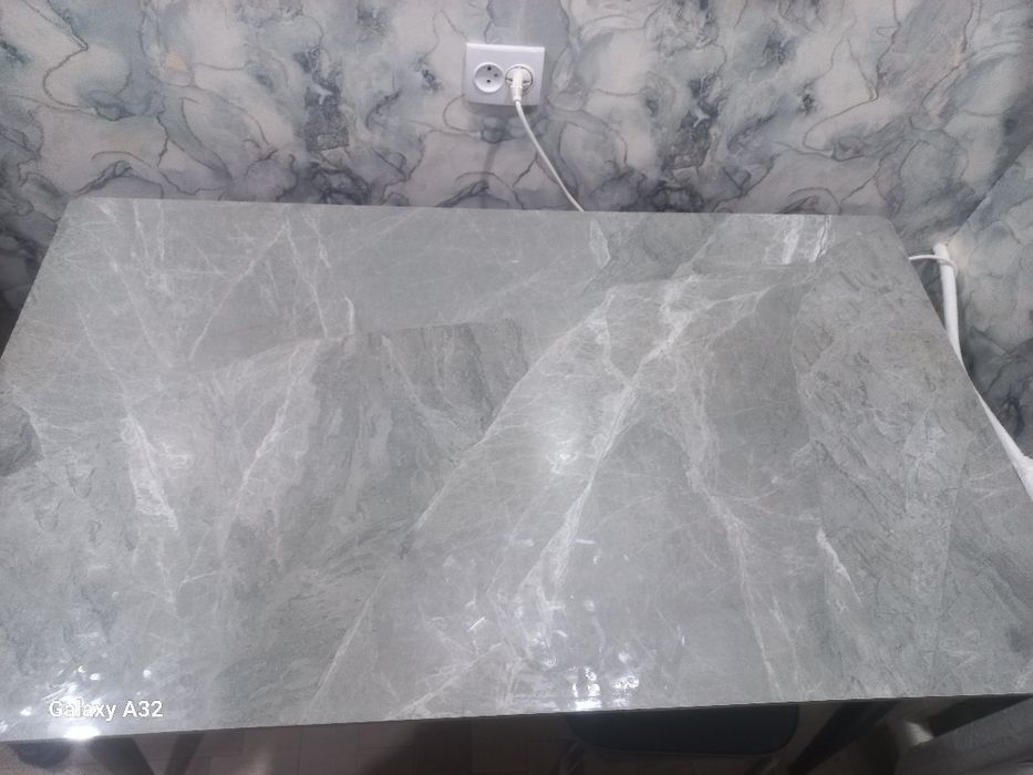 Продам стол стекло
