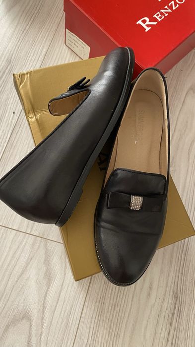 Продам лоферы черные