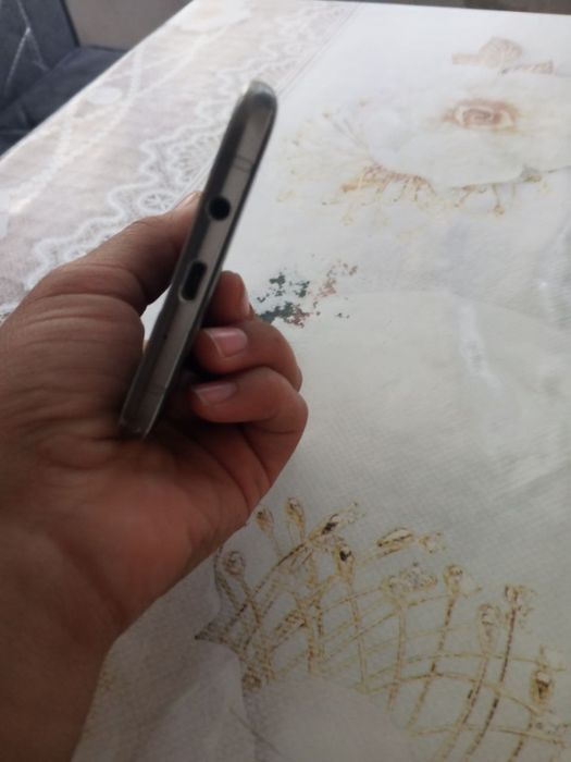 Samsung J7 holati yaxshi