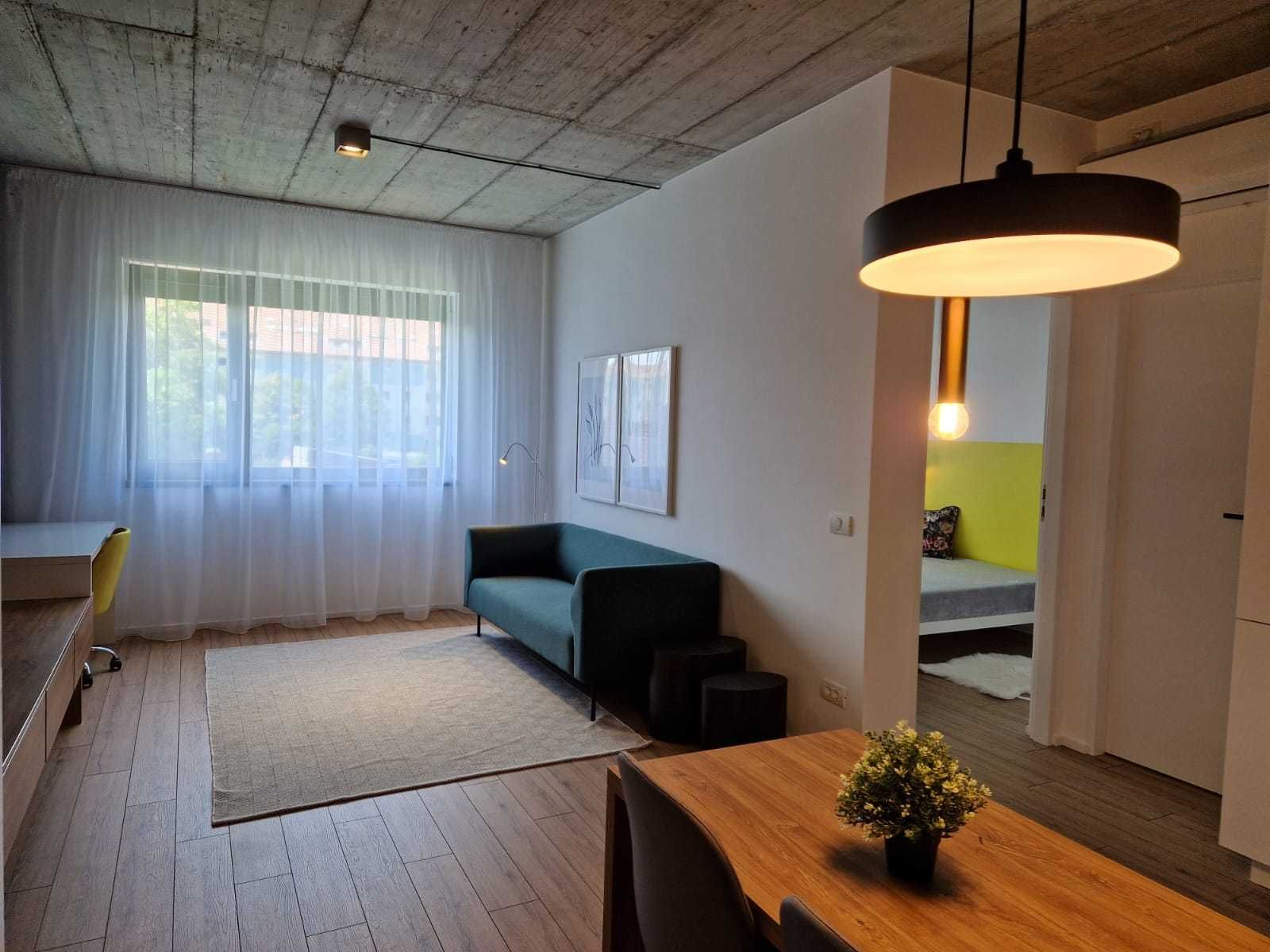 Proprietar, inchiriez apartament 2 camere ultramodern NOU