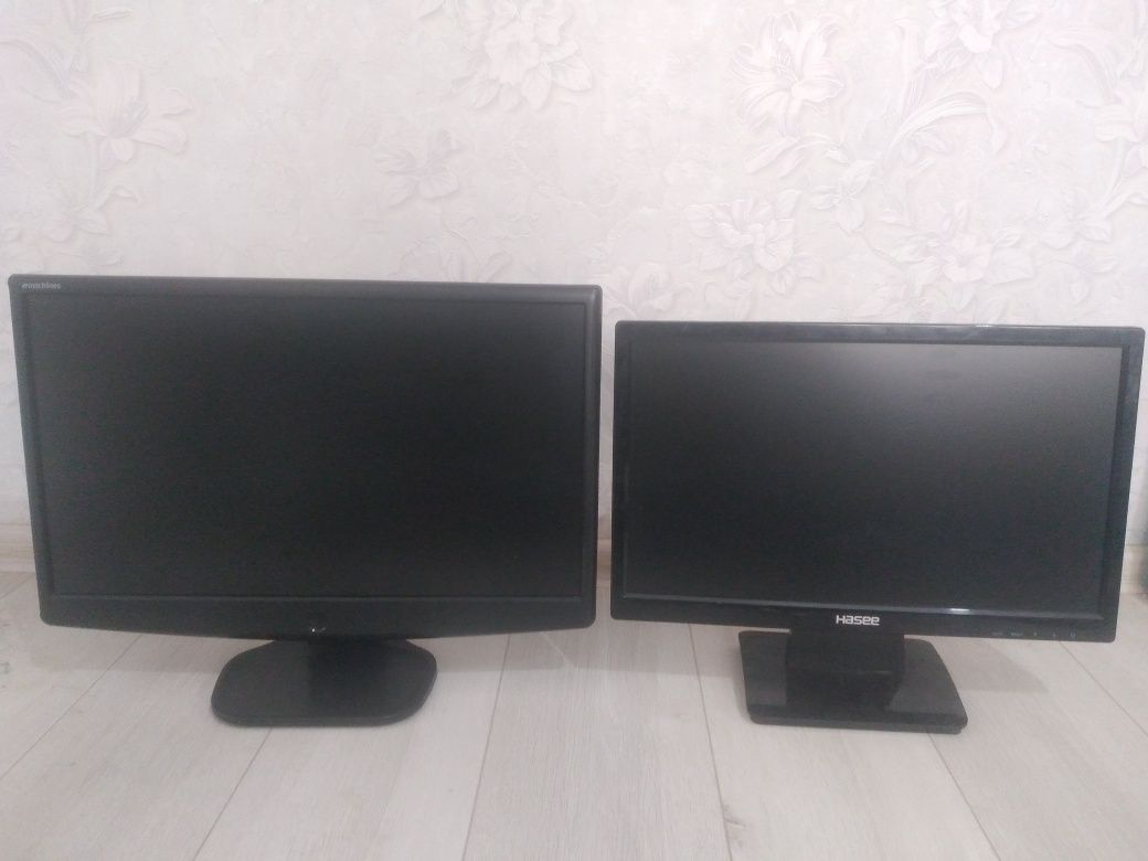 продам два монитора  22 и 19