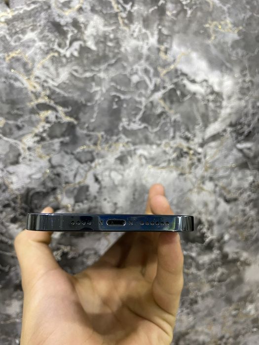 Iphone 12 pro max sotiladi IDEAL KAROBKA DOK BOR