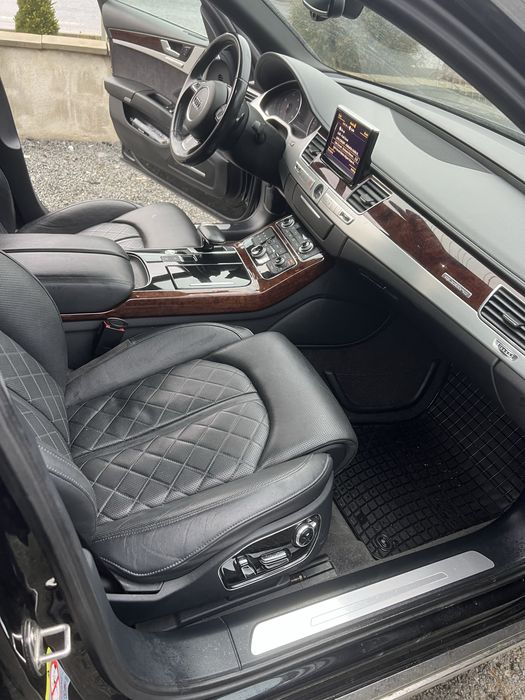 Vand Audi A8 2012 quattro (4x4)