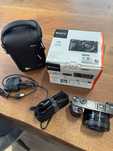Sony A6000 + 16-50 и чанта + SD карти