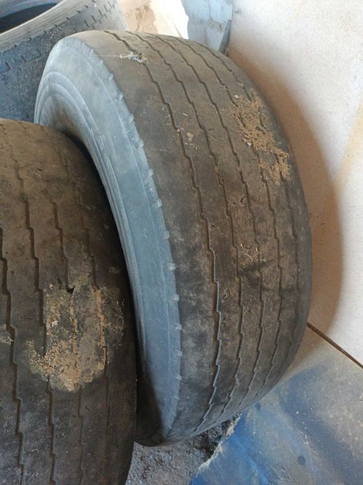 Резина  б\у на прицеп (бочка) 385 / 65 /  22.5