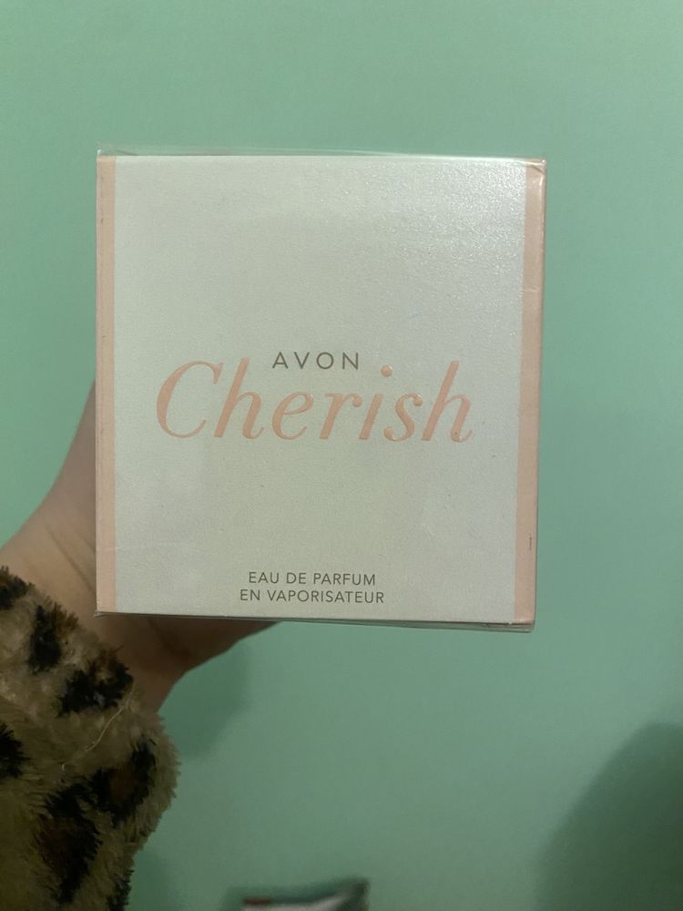 Avon парфюми, anew крем за лице , серуми и други продукти