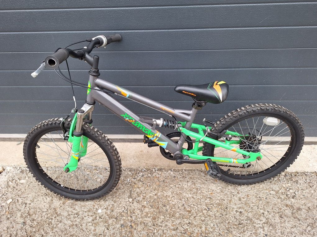Bicicleta apollo pentru copii de 7-11 ani