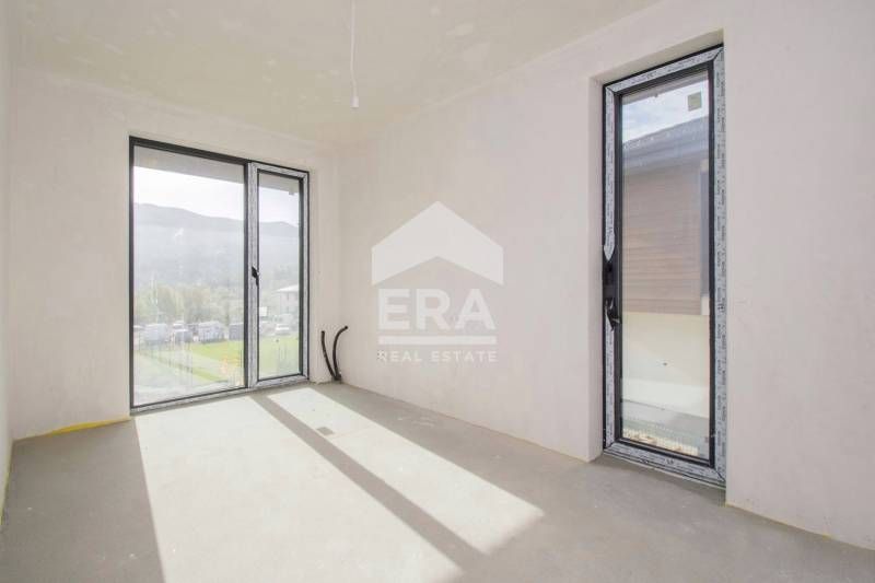 Продава се Къща в с. Владая, Област София-град - 198 кв.м за 2516 €/кв.м - Снимка #5